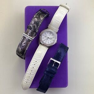 💛 GUESS White Watch Set | 3 Interchangeable Leather Straps | Crystal Bezel